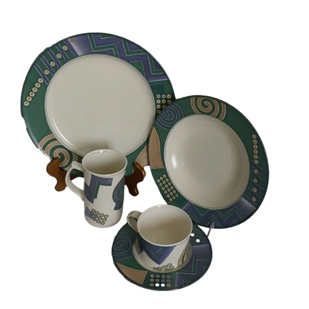 MIKASA‎ INTAGLIO LIFE STYLE BY JOHN BERGEN 5 PIECE SETTING DINNER FOR 1